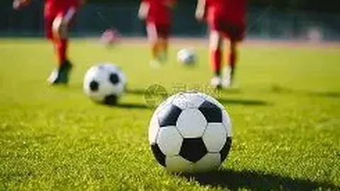 伯恩拼抢踢中巴伊拉米头部，裁判未出示黄牌